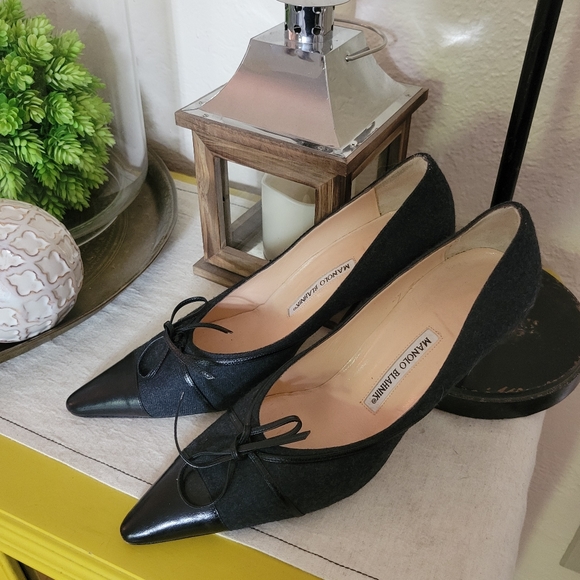 Manolo Blahnik Shoes - MANOLO BLAHNIK | LEATHER BOW HEELS